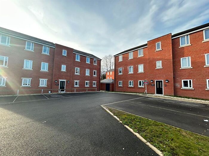 2 Bedroom Flat To Rent In Elizabeth Court, Wakefield, WF2