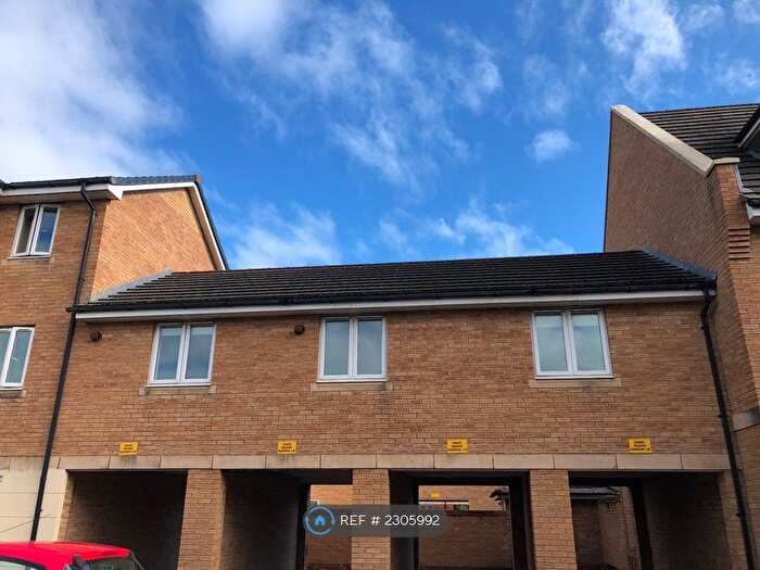 2 Bedroom Flat To Rent In Padstow Road, Swindon, SN2