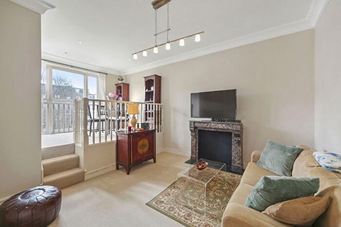 2 Bedroom Flat To Rent In Elgin Crescent, Notting Hill, W11