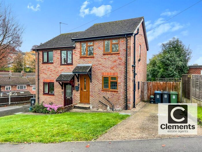 2 Bedroom Semi-Detached House To Rent In Crouchfield, Hemel Hempstead HP1