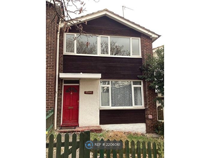 3 Bedroom Terraced House To Rent In Upbury Way, Chatham, ME4