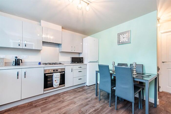 3 Bedroom Semi-detached House For Sale In Goldcrest Avenue, Farington Moss, Leyland, PR26