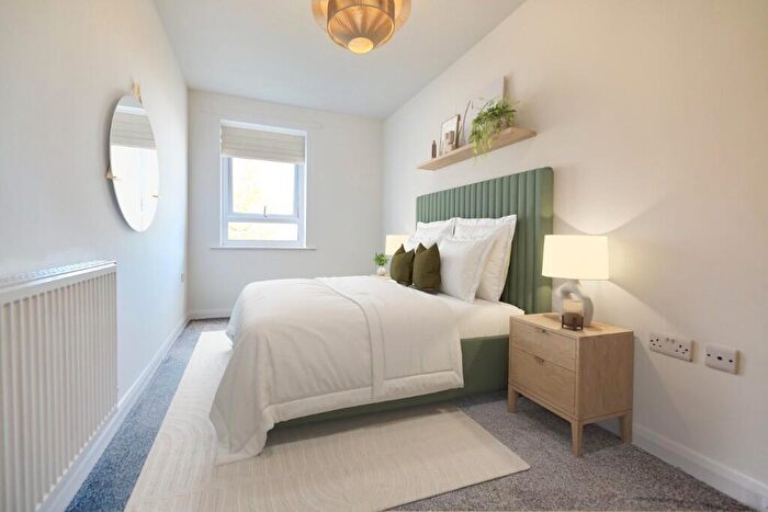 2 Bedroom Apartment To Rent In Cross Heath Grove, Leeds, West Yorkshire, LS11