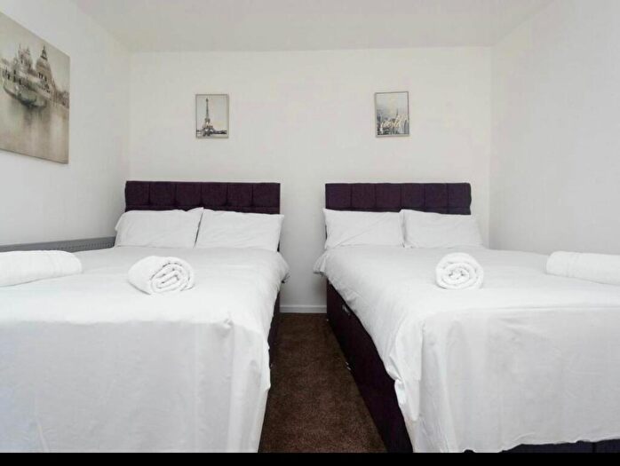 2 Bedroom Terraced House To Rent In East Park Road, Leeds, LS9