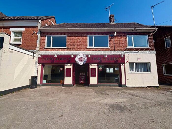 3 Bedroom Flat To Rent In Leigh Road, Wimborne, BH21