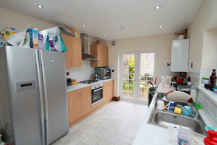 4 Bedroom Terraced House To Rent In Malefant Street, Cardiff(City), CF24