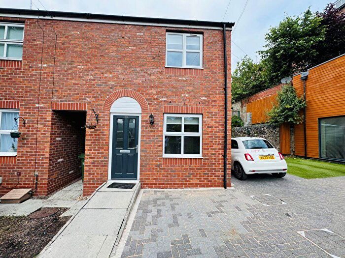 2 Bedroom Semi-Detached House To Rent In Shaw Street, Macclesfield, SK11