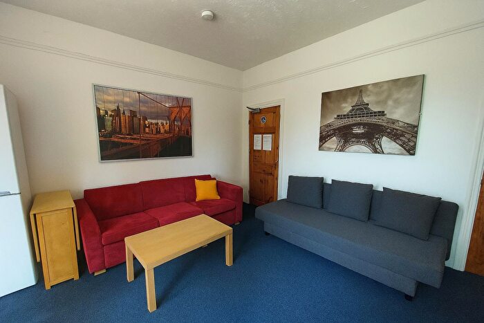 4 Bedroom Terraced House To Rent In () Springvale Road, S10