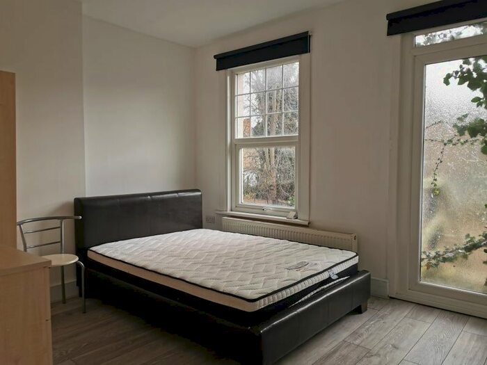 Studio To Rent In Linthorpe Road, London, N16