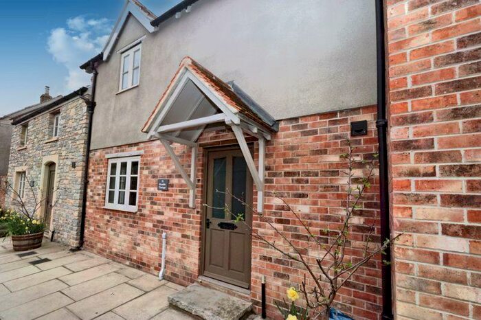 3 Bedroom End Of Terrace House To Rent In Chilkwell Street, Glastonbury, BA6