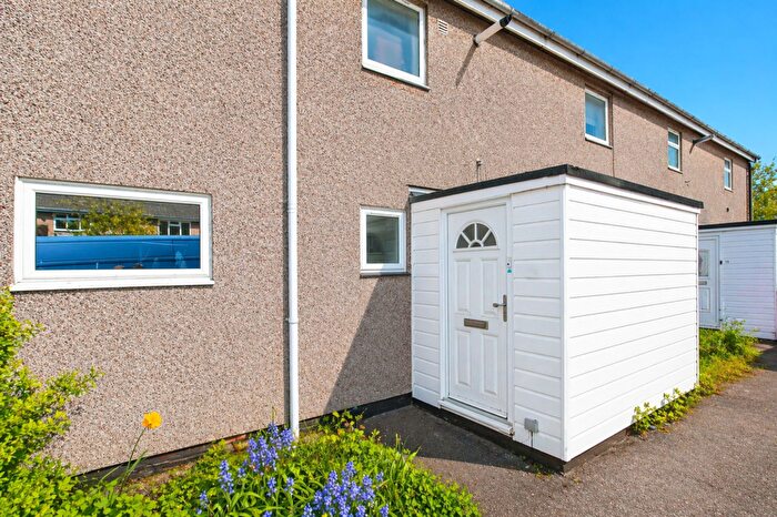 4 Bedroom Property To Rent In Greville Close, Guildford, GU2