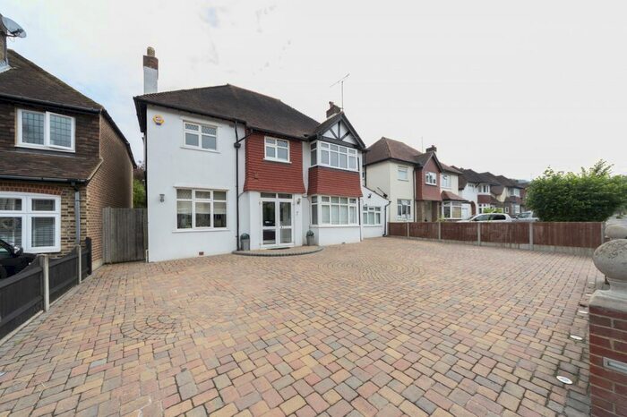5 Bedroom Semi-Detached House To Rent In Purley, London, CR2