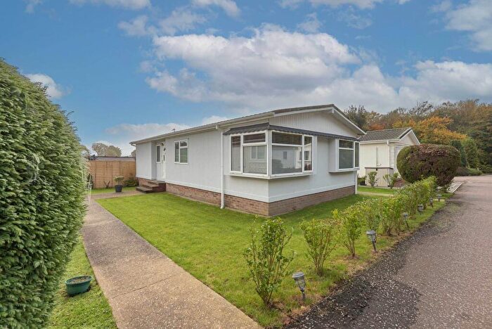 2 Bedroom Park Home For Sale In St Leonards, HP23