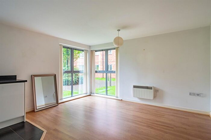 2 Bedroom Flat To Rent In Drummond House, College Mews, York, YO31