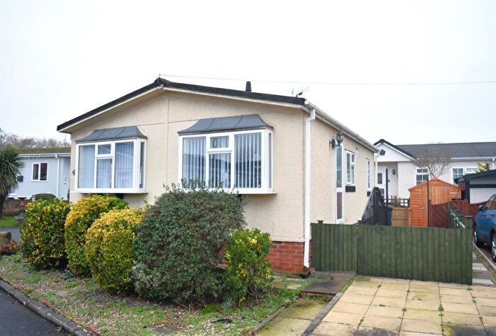 2 Bedroom Park Home For Sale In Grosvenor Park, Boroughbridge Road, Ripon, HG4