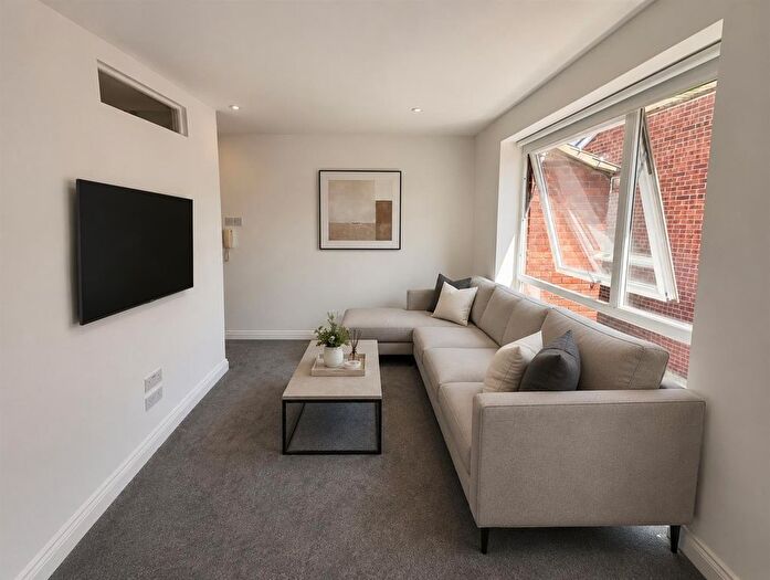 1 Bedroom Property To Rent In Shurland Avenue, Barnet, EN4