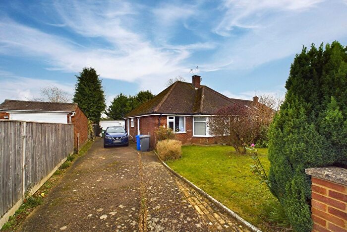 2 Bedroom Bungalow To Rent In Highway Avenue, Maidenhead, Berkshire, SL6