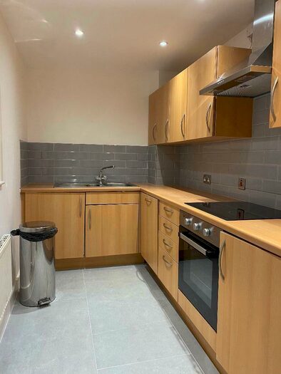 2 Bedroom Flat To Rent In Bartholomew Court, Newport Avenue, East India Dock, Poplar, London, E14