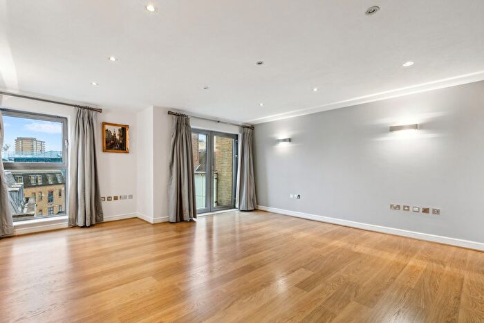 2 Bedroom Flat To Rent In , Battersea Square, SW11