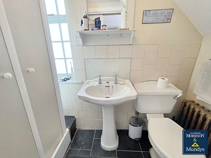 4 Bedroom Detached House For Sale In Manor Lane, Shelford, Nottingham, NG12