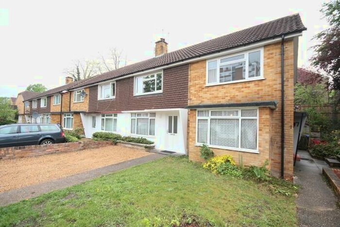 2 Bedroom Flat To Rent In Thorsden Close, Woking, GU22