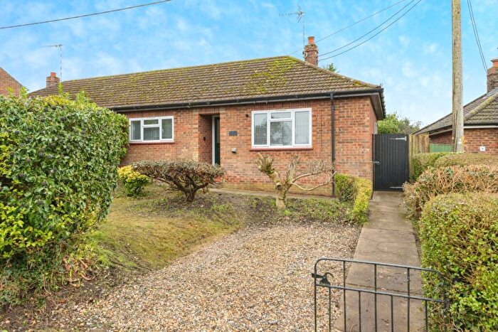 2 Bedroom Bungalow To Rent In St. Michaels Crescent, IP25