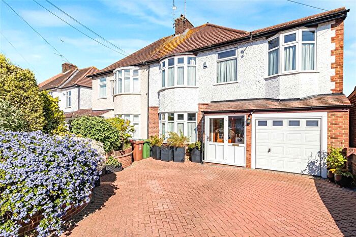 4 Bedroom Semi-detached House For Sale In Faraday Road, South Welling, Kent, DA16