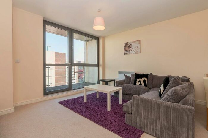 2 Bedroom Flat To Rent In Centenary Plaza, Holliday Street, B1