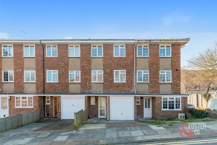 3 Bedroom Property To Rent In Robin Dene, Brighton, BN2