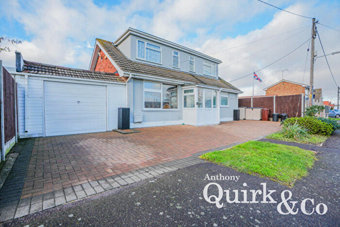 4 Bedroom Detached House For Sale In Station Road, Canvey Island, SS8