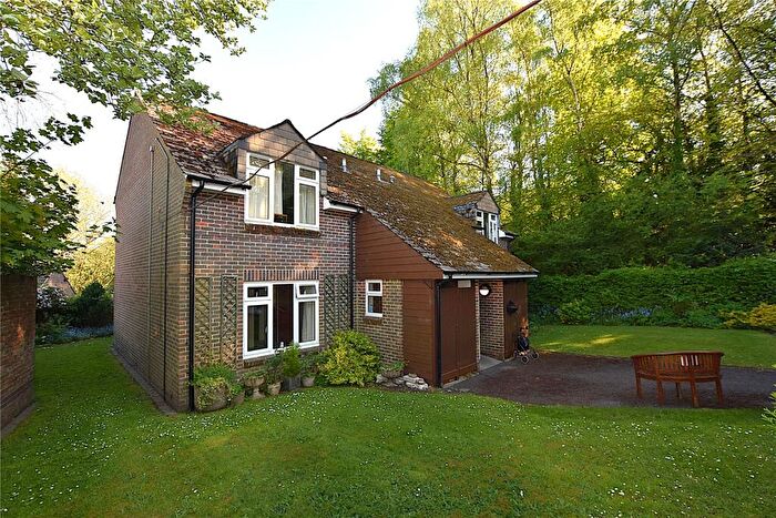 1 Bedroom Apartment For Sale In Gaskell Court, Thornton End, Holybourne, Alton, Hampshire, GU34