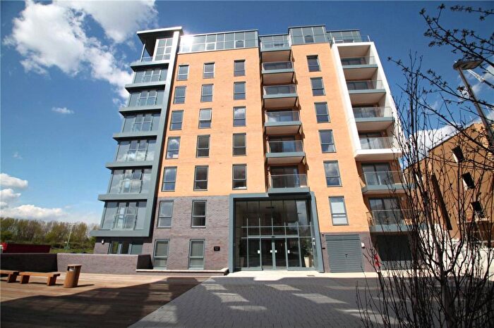 2 Bedroom Apartment For Sale In Skylark House, Drake Way, Reading, Berkshire, RG2