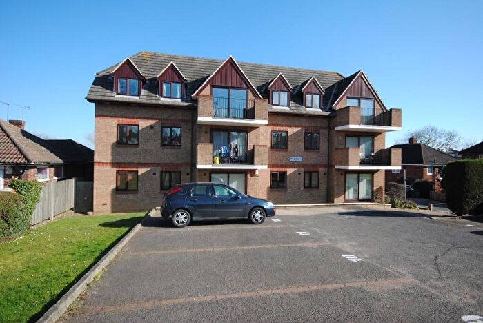 2 Bedroom Flat To Rent In Baring Road London, SE12