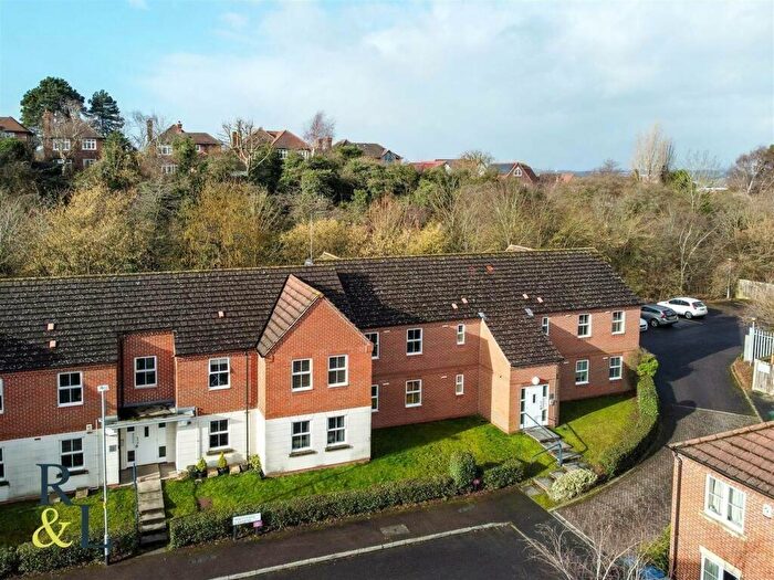 2 Bedroom Flat To Rent In Whitcliffe Gardens, West Bridgford, Nottingham, Nottinghamshire, NG2