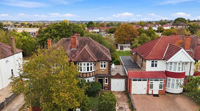 3 Bedroom Semi Detached House For Sale In Churchill Avenue, Harrow, HA3