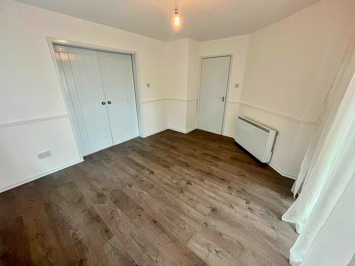 1 Bedroom Flat To Rent In Pentwyn Heights, Abersychan, Pontypool, NP4