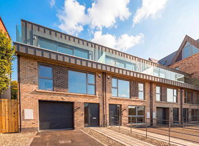 4 Bedroom Mid TownHouse For Sale In Priory Gate, Holywood, BT18