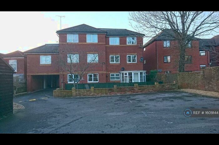 1 Bedroom Flat To Rent In Kenneth Court, Southampton, SO18