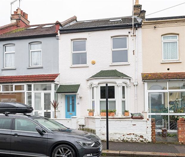 4 Bedroom Property For Sale In Ritchings Avenue, Walthamstow, E17