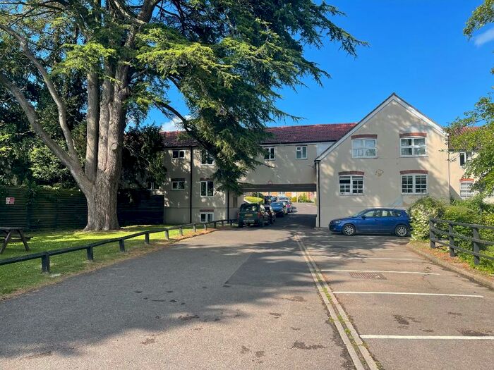 2 Bedroom Apartment To Rent In Vineys Yard, Bruton, Somerset, BA10