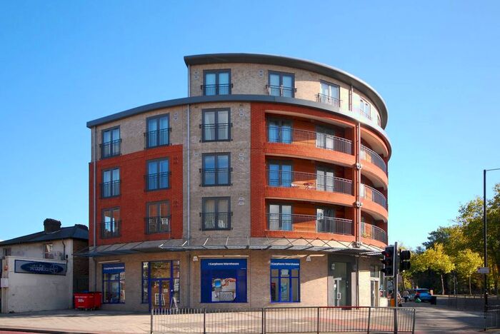 2 Bedroom Flat To Rent In Streatham Place, Clapham Park, London, SW2