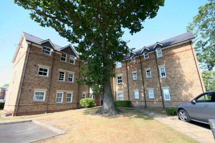 1 Bedroom Flat To Rent In Mott House, Eastman Way, Epsom, KT19
