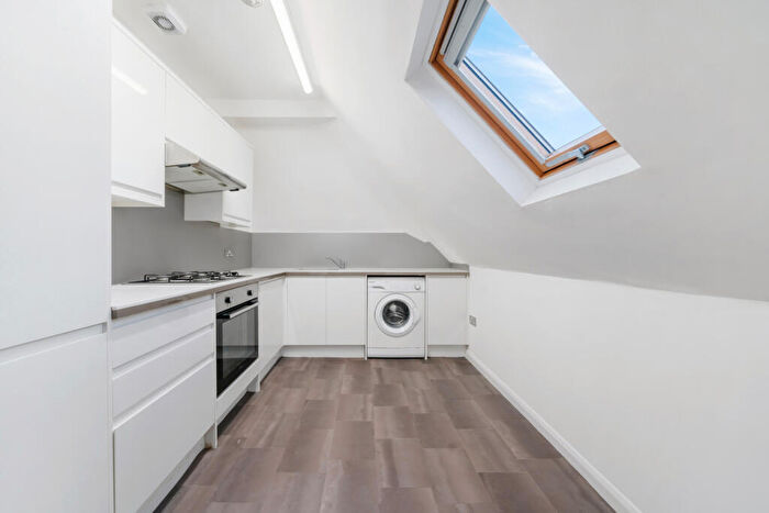 1 Bedroom Flat To Rent In Widecombe Court, Lyttelton Road, Hampstead Garden Suburb, N2