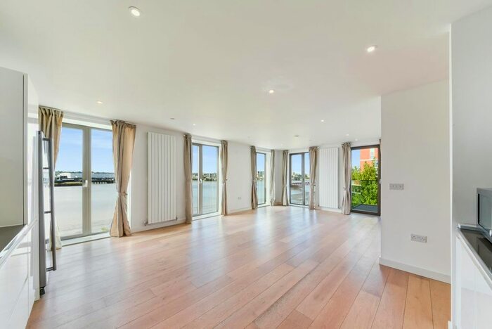 3 Bedroom Flat To Rent In Kelson House, Royal Wharf, London, E16