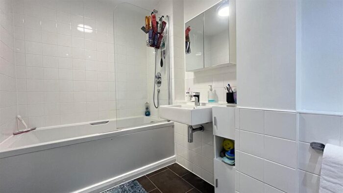 2 Bedroom Apartment To Rent In London Road, Cheam, SM3