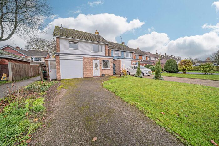 3 Bedroom Detached House For Sale In Crabmill Close, Knowle, B93