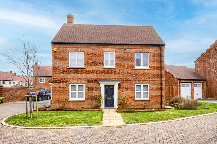 4 Bedroom Detached House For Sale In Horley Drive, Banbury, OX16