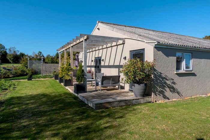 2 Bedroom Flat To Rent In Wellhouse Barns, Chippenham, SN14