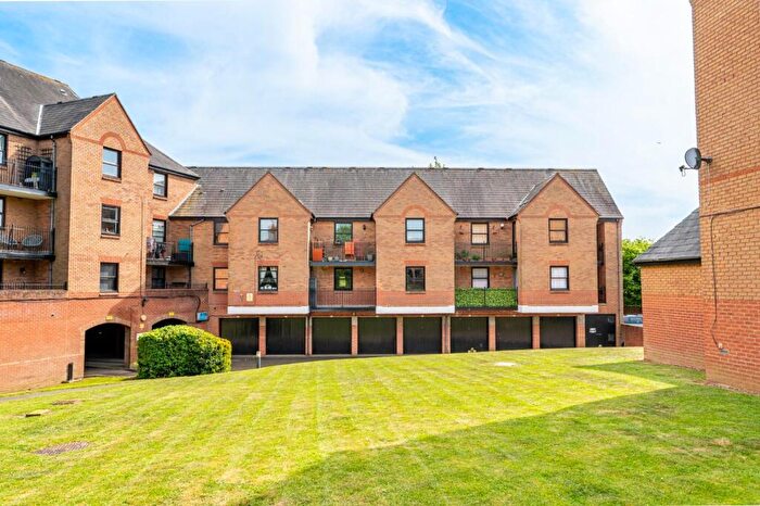 1 Bedroom Flat For Sale In Chelmsford Road, Dunmow, Essex, CM6