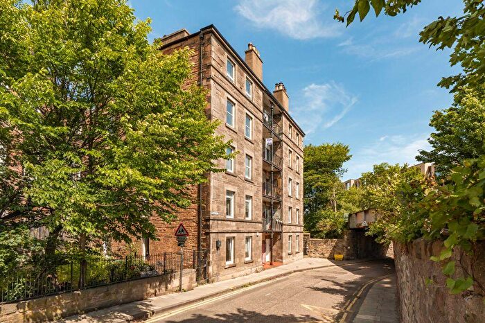 3 Bedroom Flat For Sale In Brand Place, Edinburgh, EH8